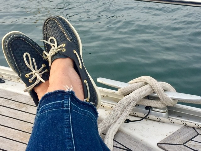 home-ack-feet